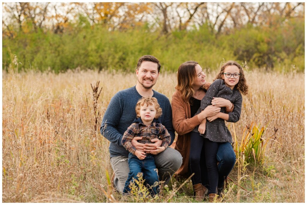 Swereda Family 2024 - Regina Family Photography - 02 - Habitat Conservation Area - Famiy in tall grass