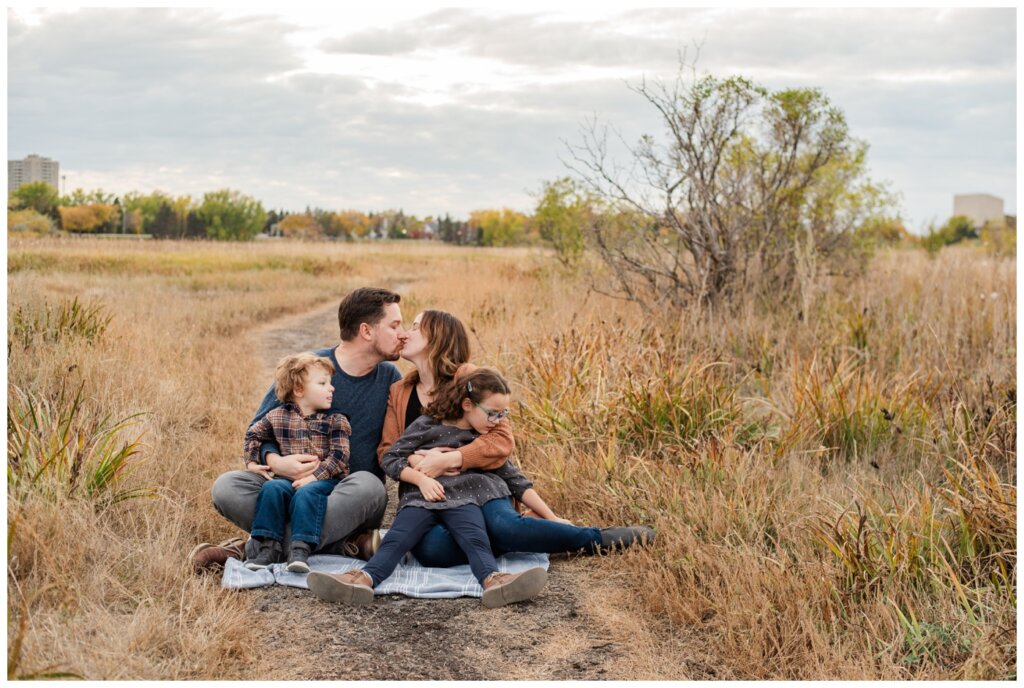 Swereda Family 2024 - Regina Family Photography - 12 - Habitat Conservation Area - Family sitting on blanket