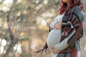 Maternity session with grey dress and scarf
