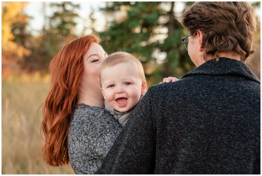 Regina-Family-Photography-McFie-family-005-Child-playing-peek-a-boo