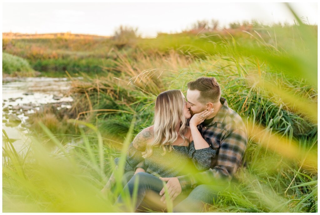 Jared & Jenna - Wascana Trails - 09 - Kissing near a creek