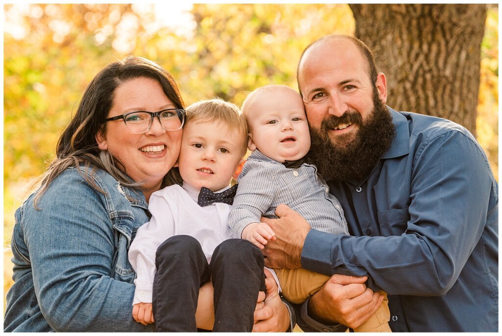 Nickel Family - Regina Science Centre - Family Photo Session - 13 - Family cheek to cheek