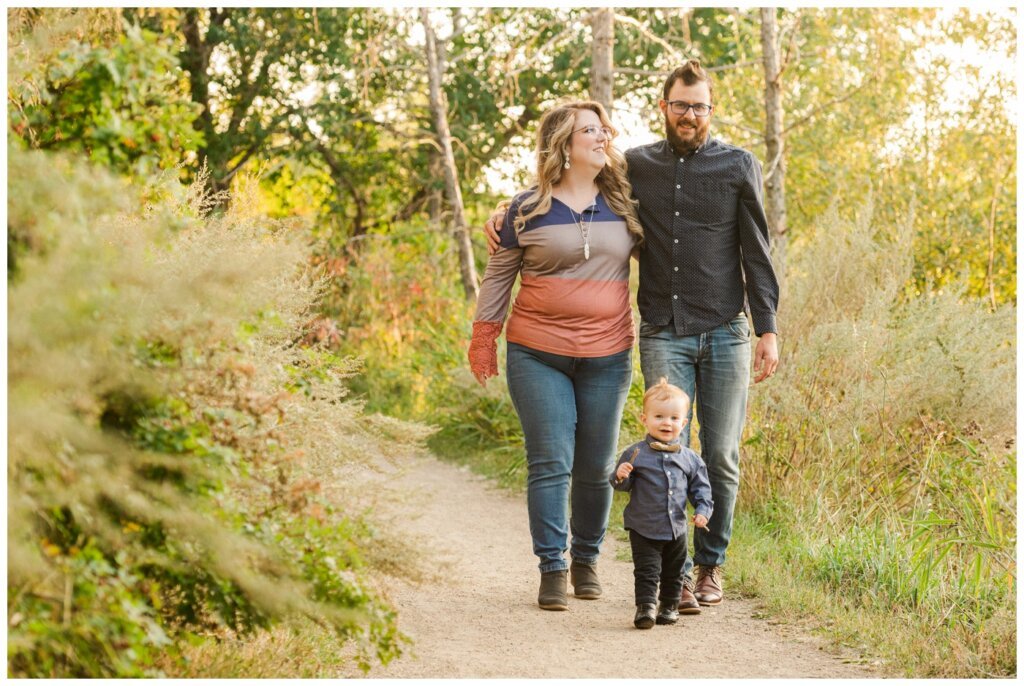 Moffatt Family - 01 - Regina Family Session - Family walks in AE Wilson Park