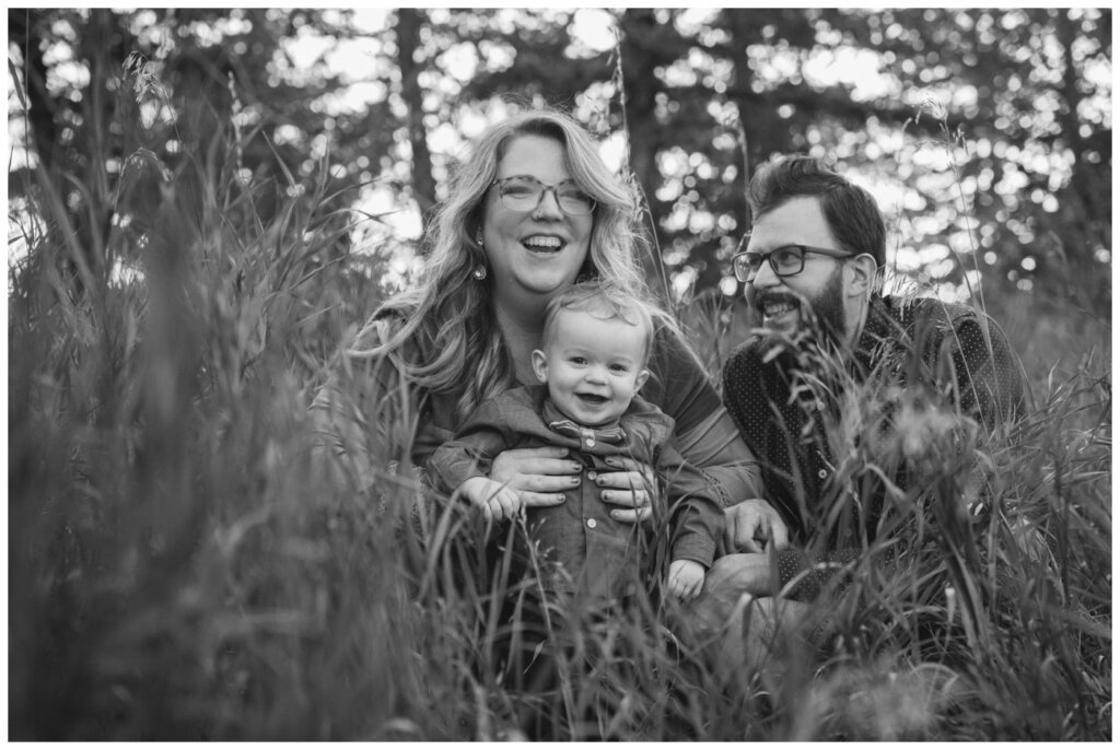 Moffatt Family - 08 - Regina Family Session - Family in tall grass