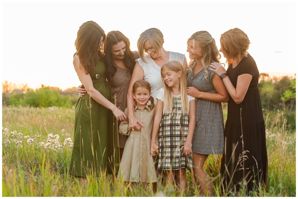 Strachan & McPhee Extended Family - Wascana Habitat Conservation Area - 12 - Women share a snuggle