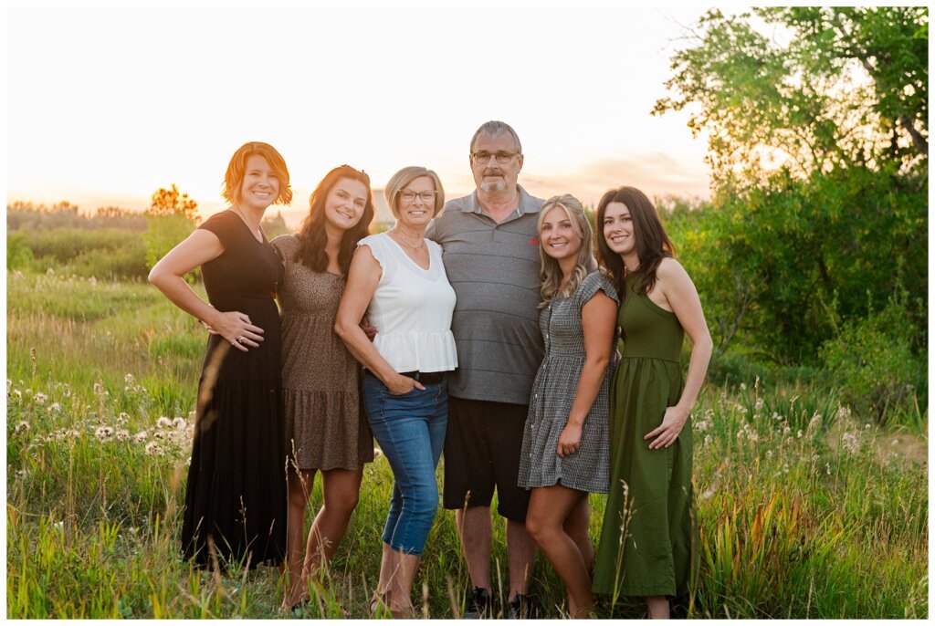 Strachan & McPhee Extended Family - Wascana Habitat Conservation Area - 14 - Family stands together