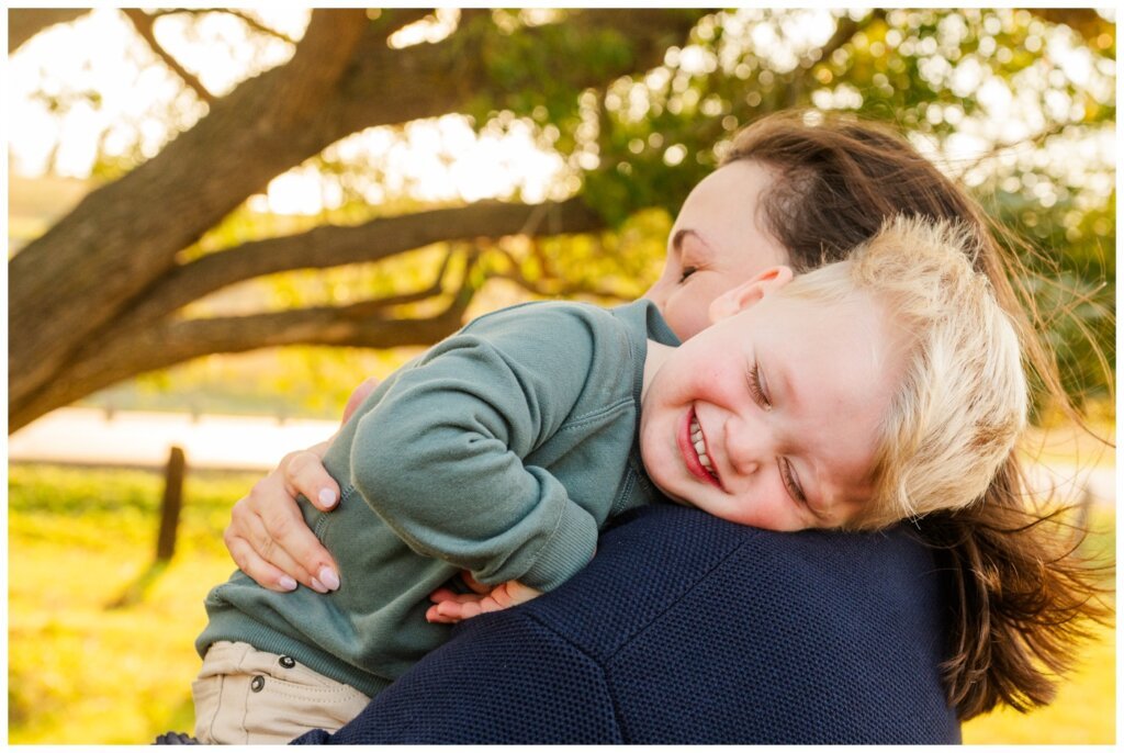 Munroe Family - Regina Family Photography - 003 - Little boy snuggles his mom